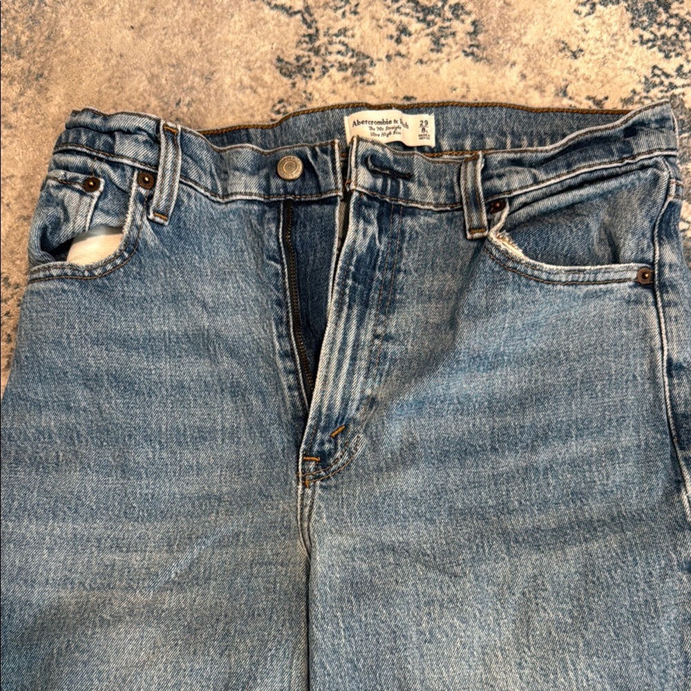 Abercrombie & Fitch Relaxed Blue Jeans with Lived-In Look